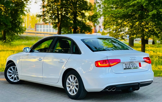 Audi A4 cena 47900 przebieg: 204535, rok produkcji 2013 z Ząbki małe 742